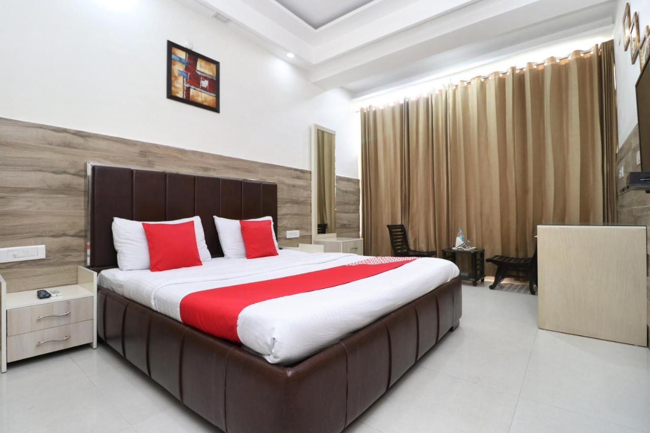 Oyo 30848 Hotel Signature Firozpur Extérieur photo
